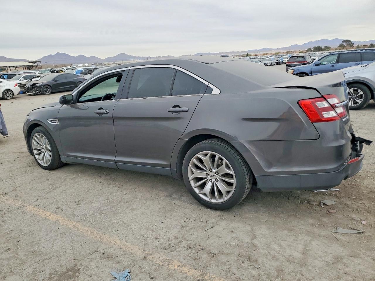 2016 FORD TAURUS LIMITED photo 2