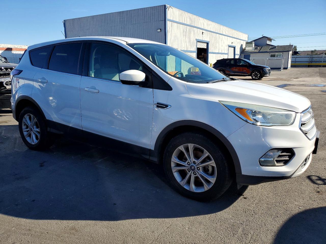 2017 FORD ESCAPE SE photo 7