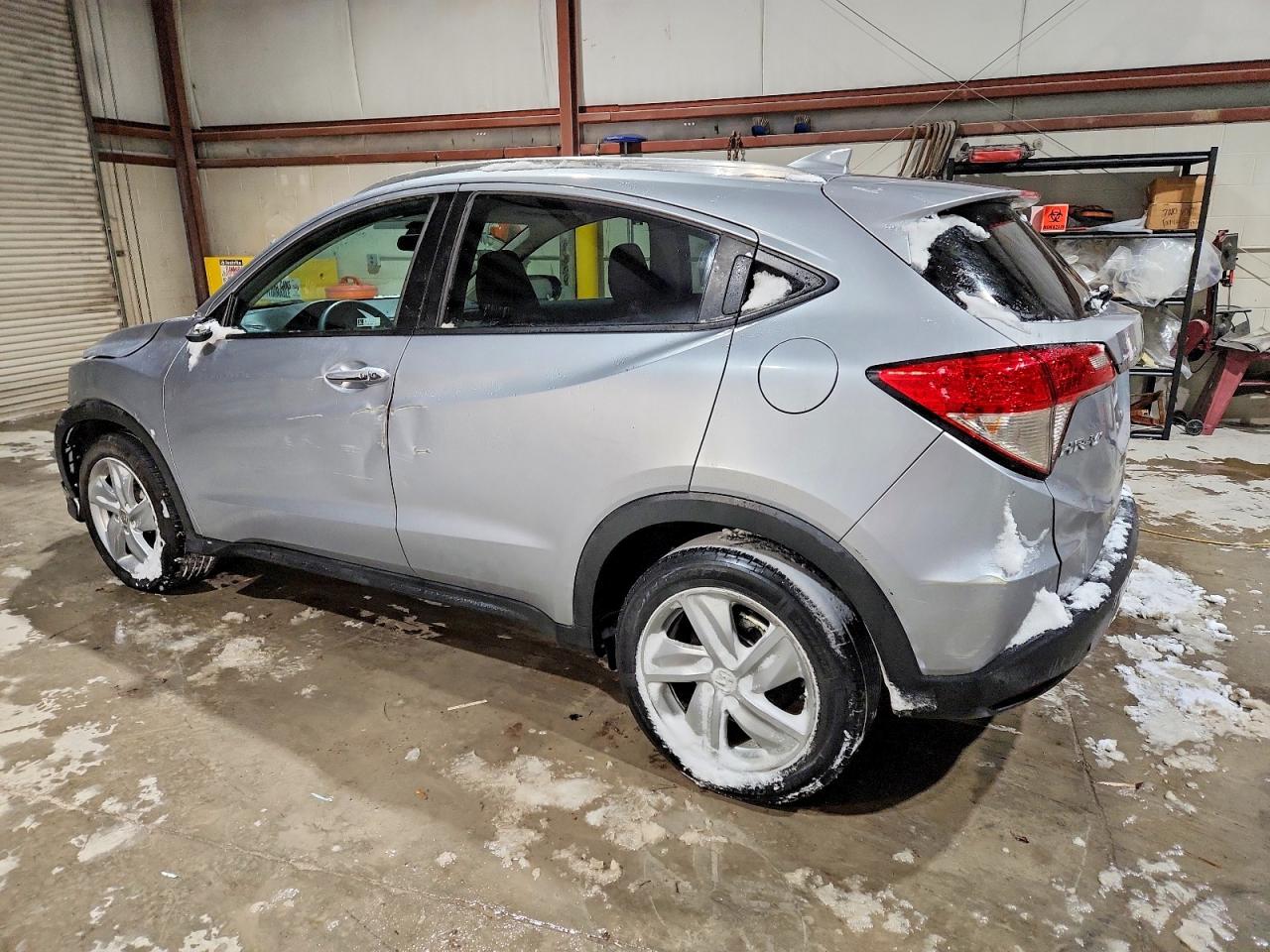 2019 HONDA HR-V EX photo 2