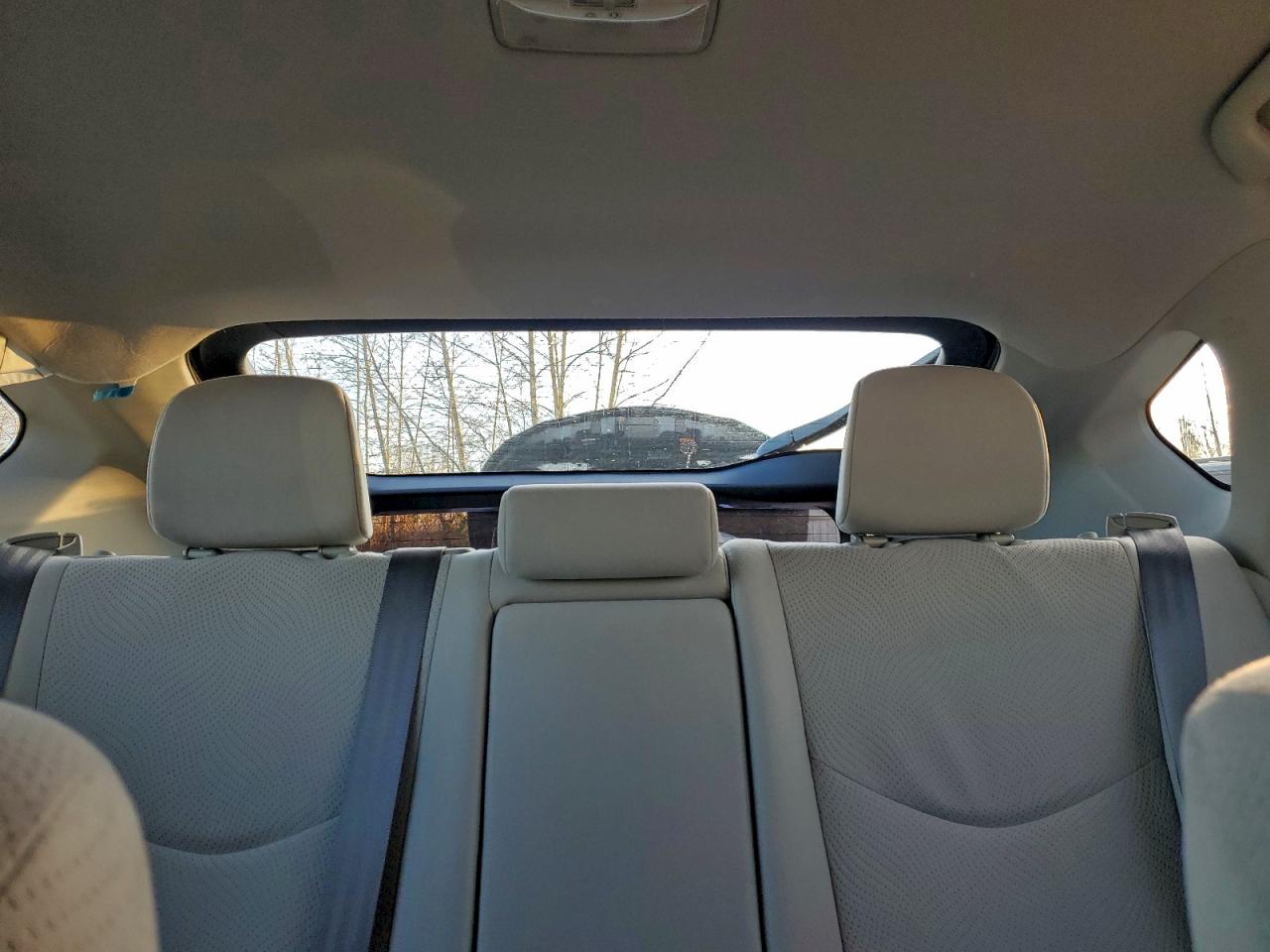 2015 TOYOTA PRIUS photo 19