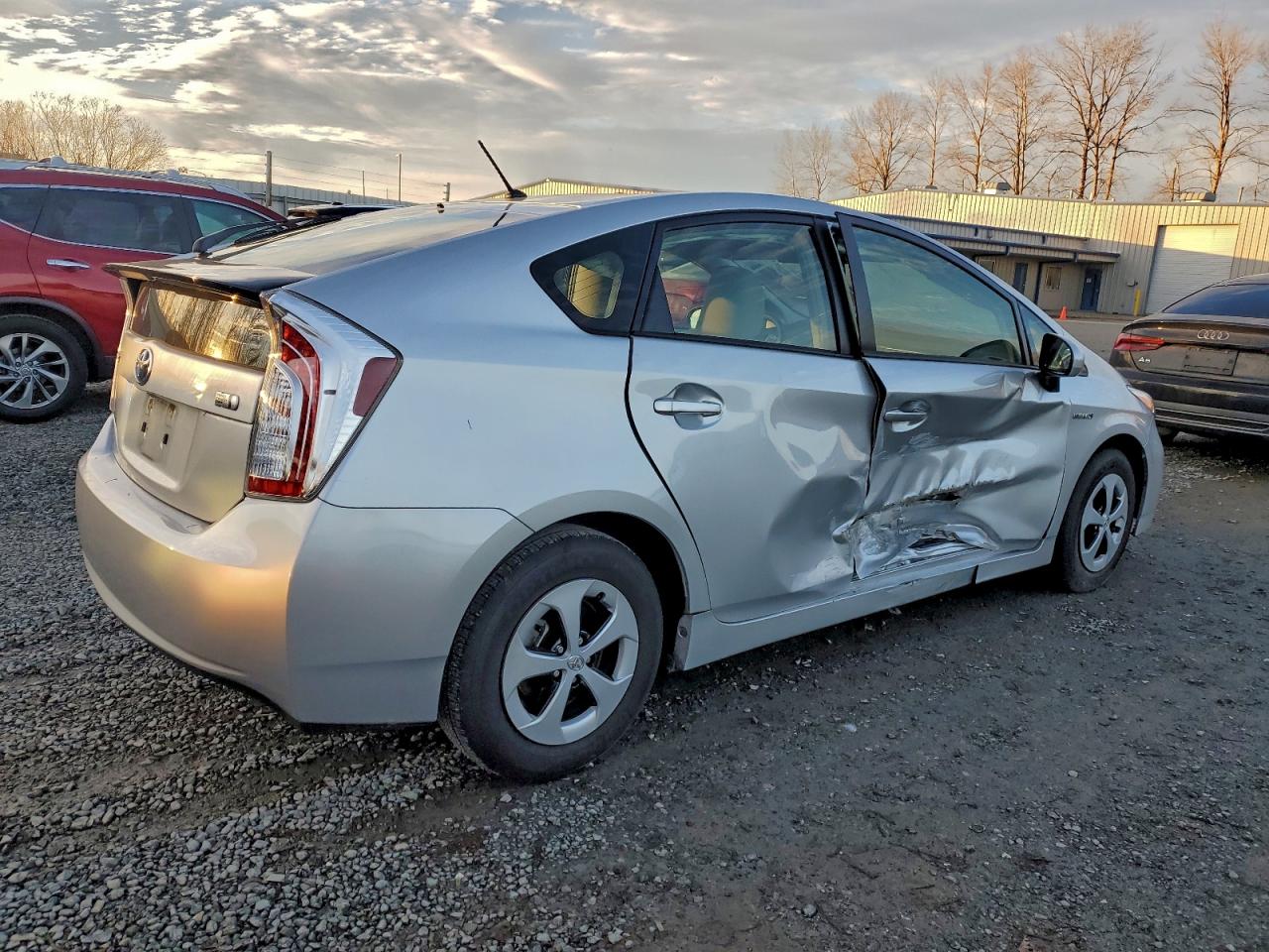 2015 TOYOTA PRIUS photo 5