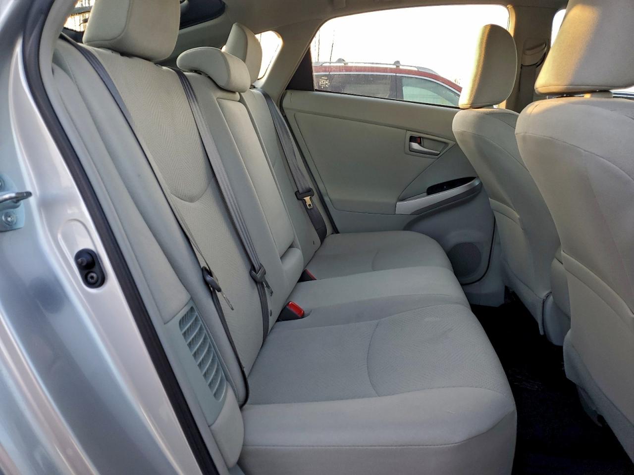 2015 TOYOTA PRIUS photo 21