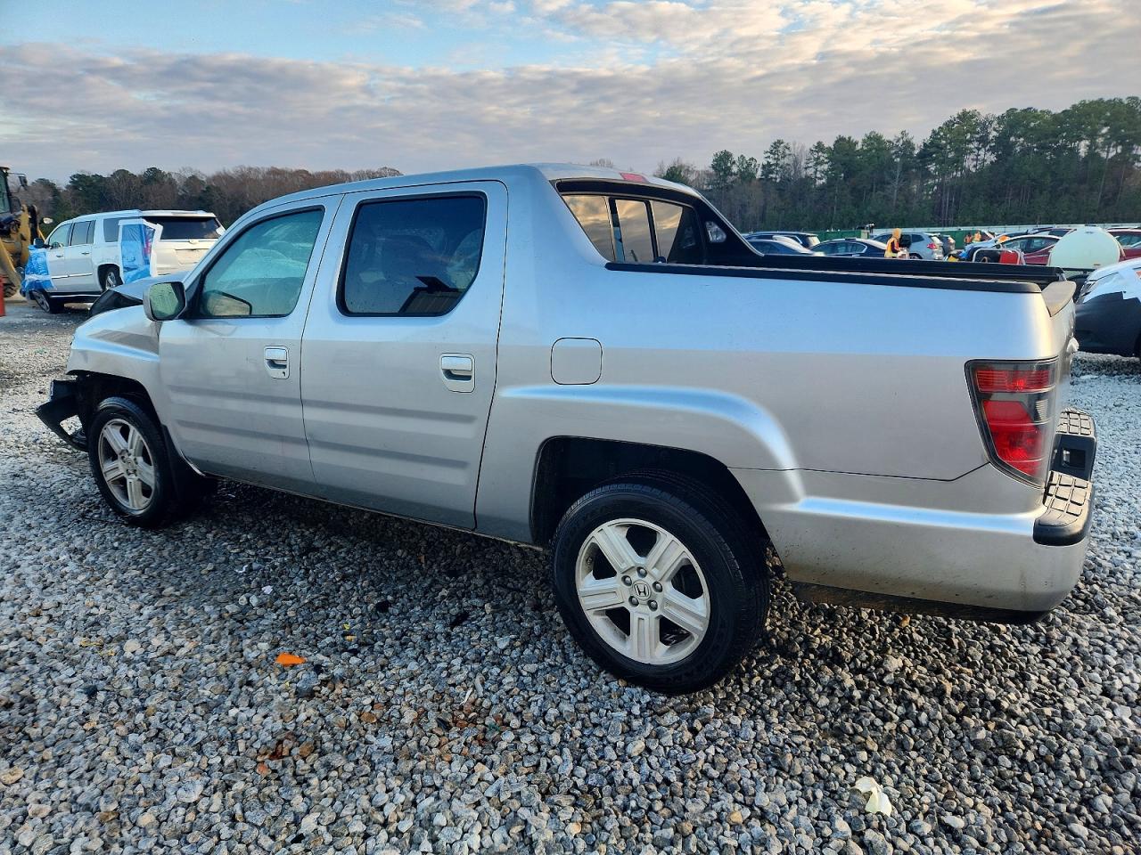 2013 HONDA RIDGELINE RTL photo 2