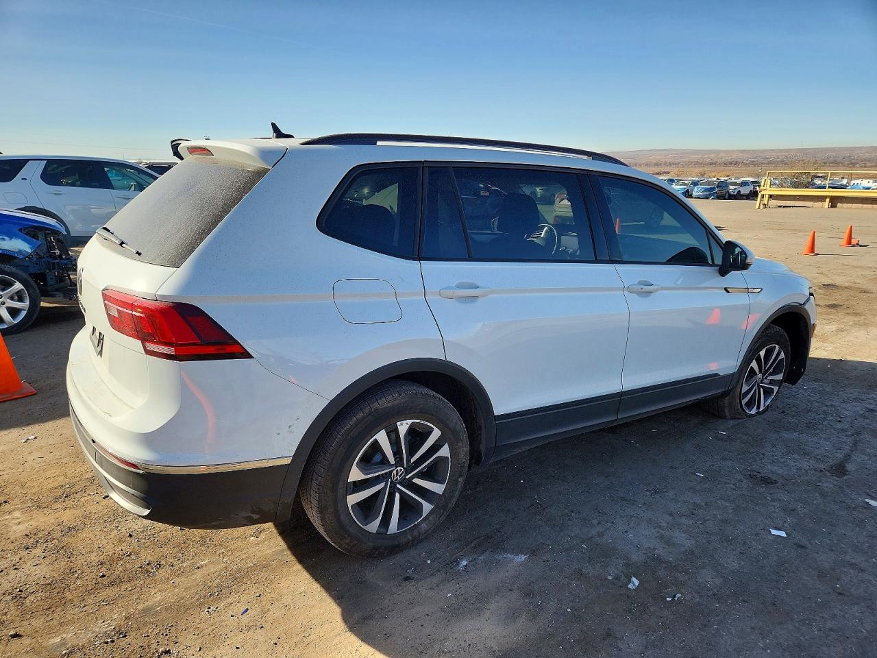 2024 VOLKSWAGEN TIGUAN S photo 3