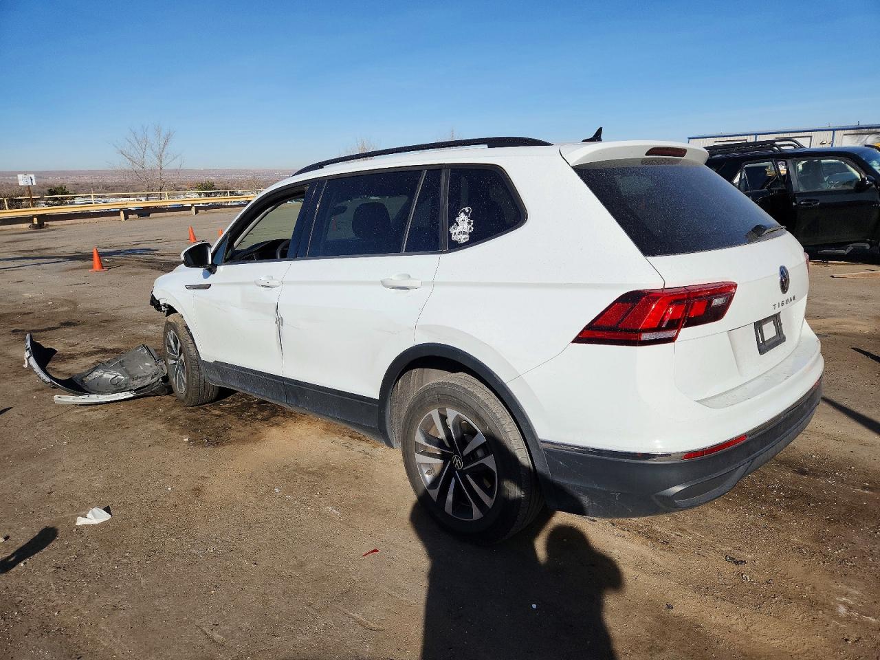 2024 VOLKSWAGEN TIGUAN S photo 2