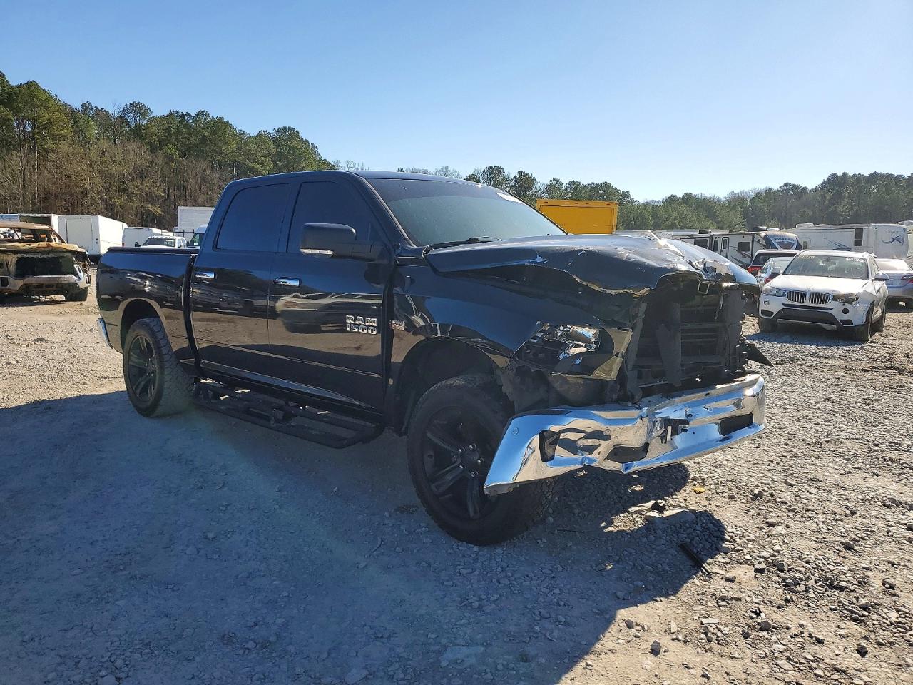 2016 RAM 1500 SLT photo 4
