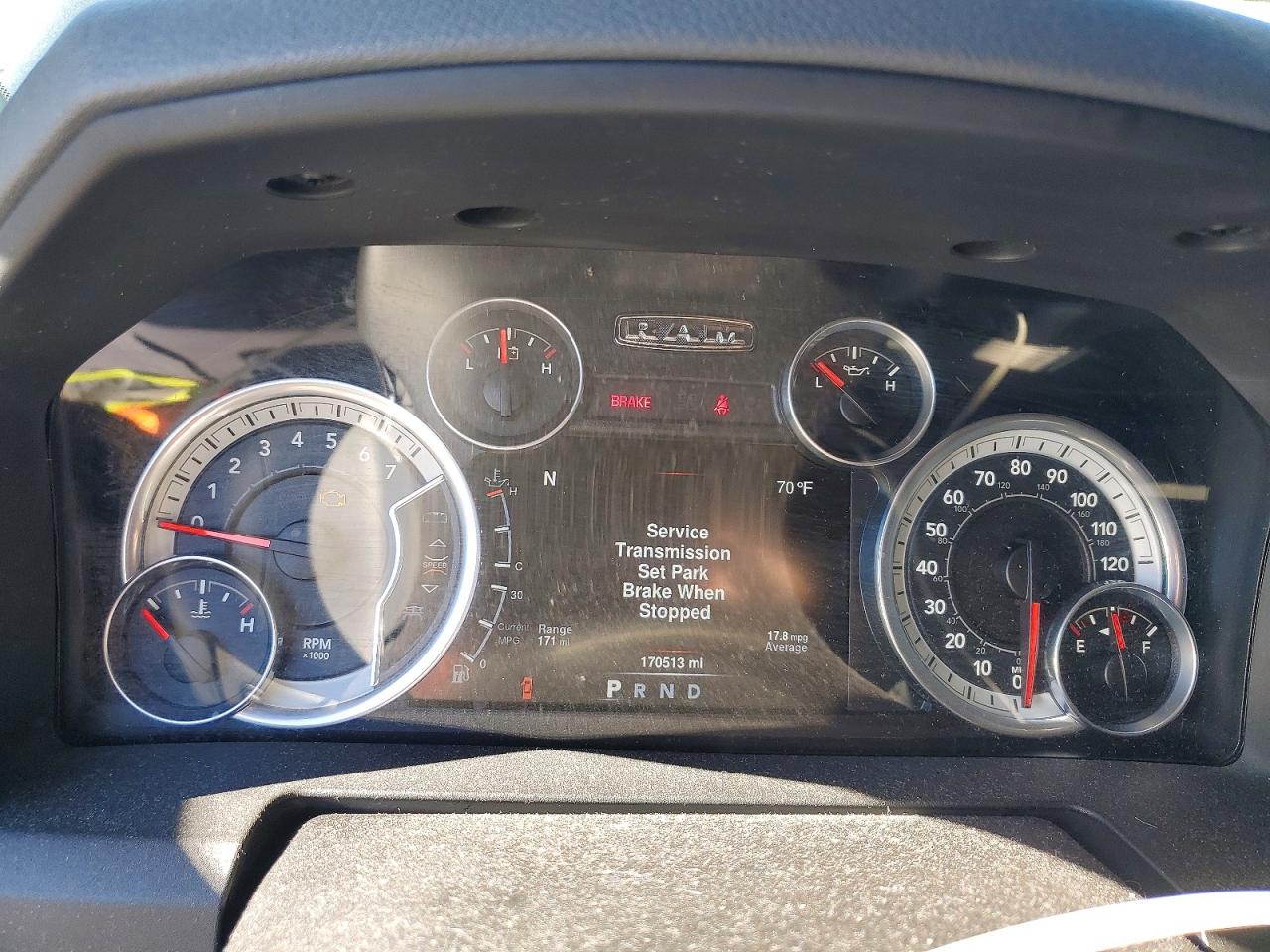 2016 RAM 1500 SLT photo 9