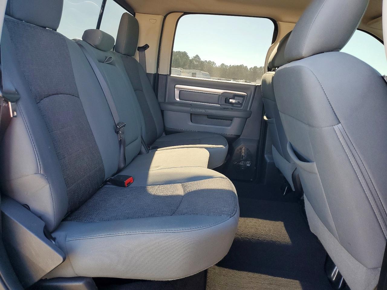 2016 RAM 1500 SLT photo 10
