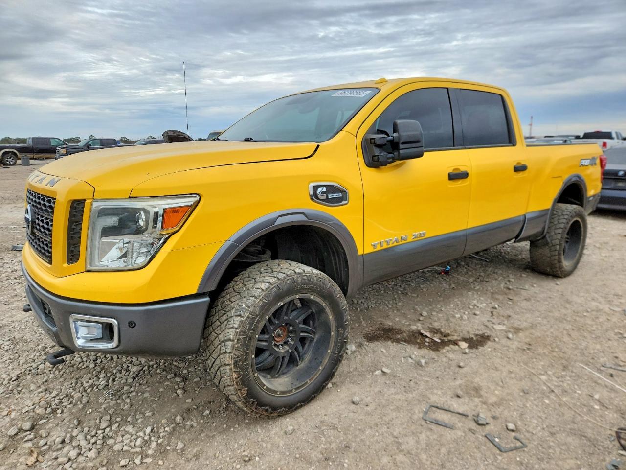 2016 NISSAN TITAN XD