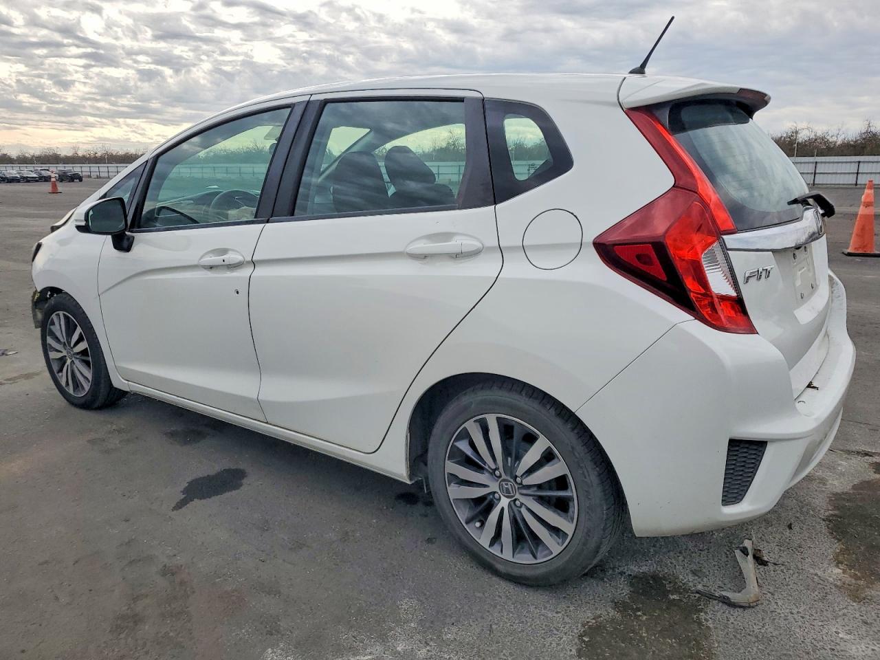 2015 HONDA FIT EX photo 2