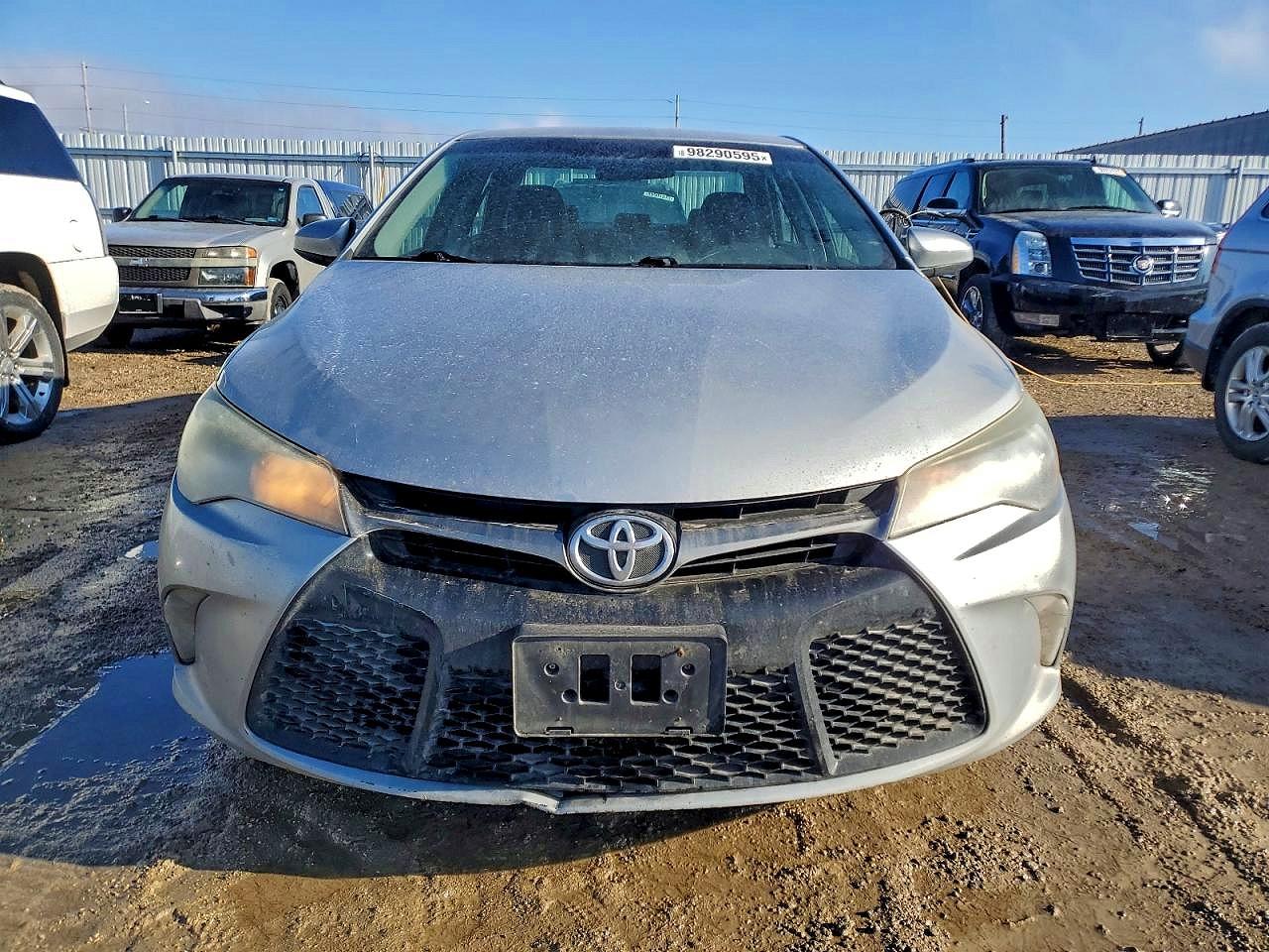 2015 TOYOTA CAMRY LE photo 9