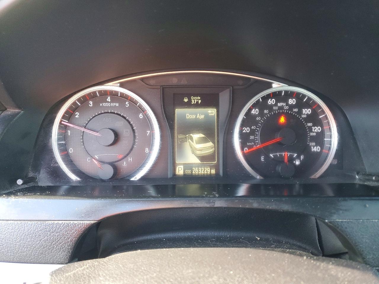 2015 TOYOTA CAMRY LE photo 17