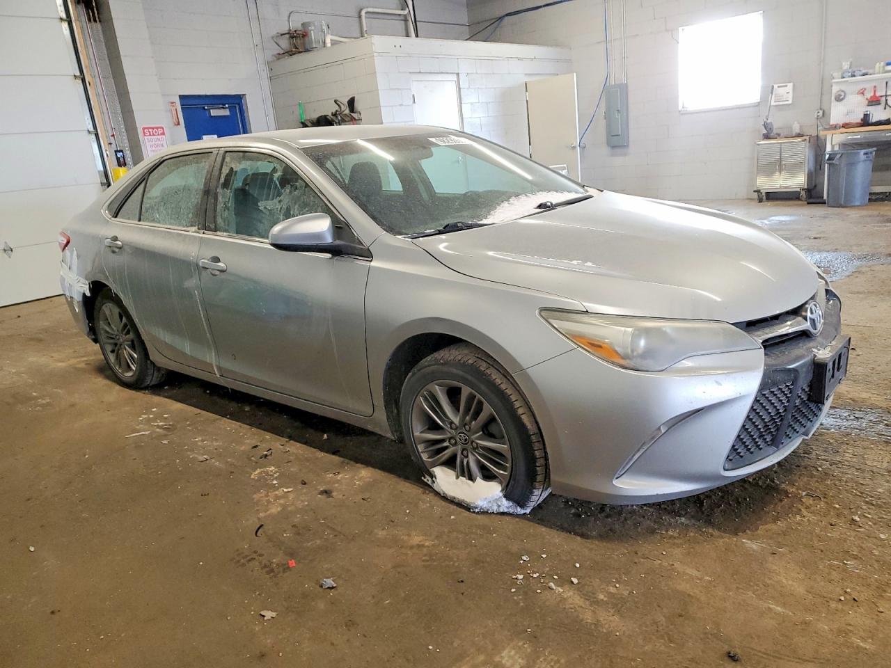 2015 TOYOTA CAMRY LE photo 7