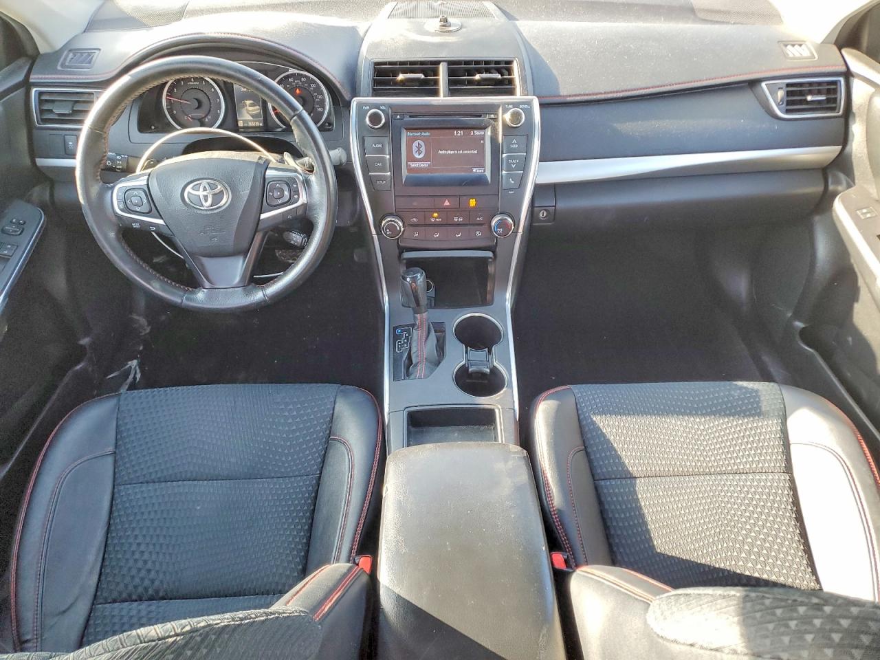 2015 TOYOTA CAMRY LE photo 15