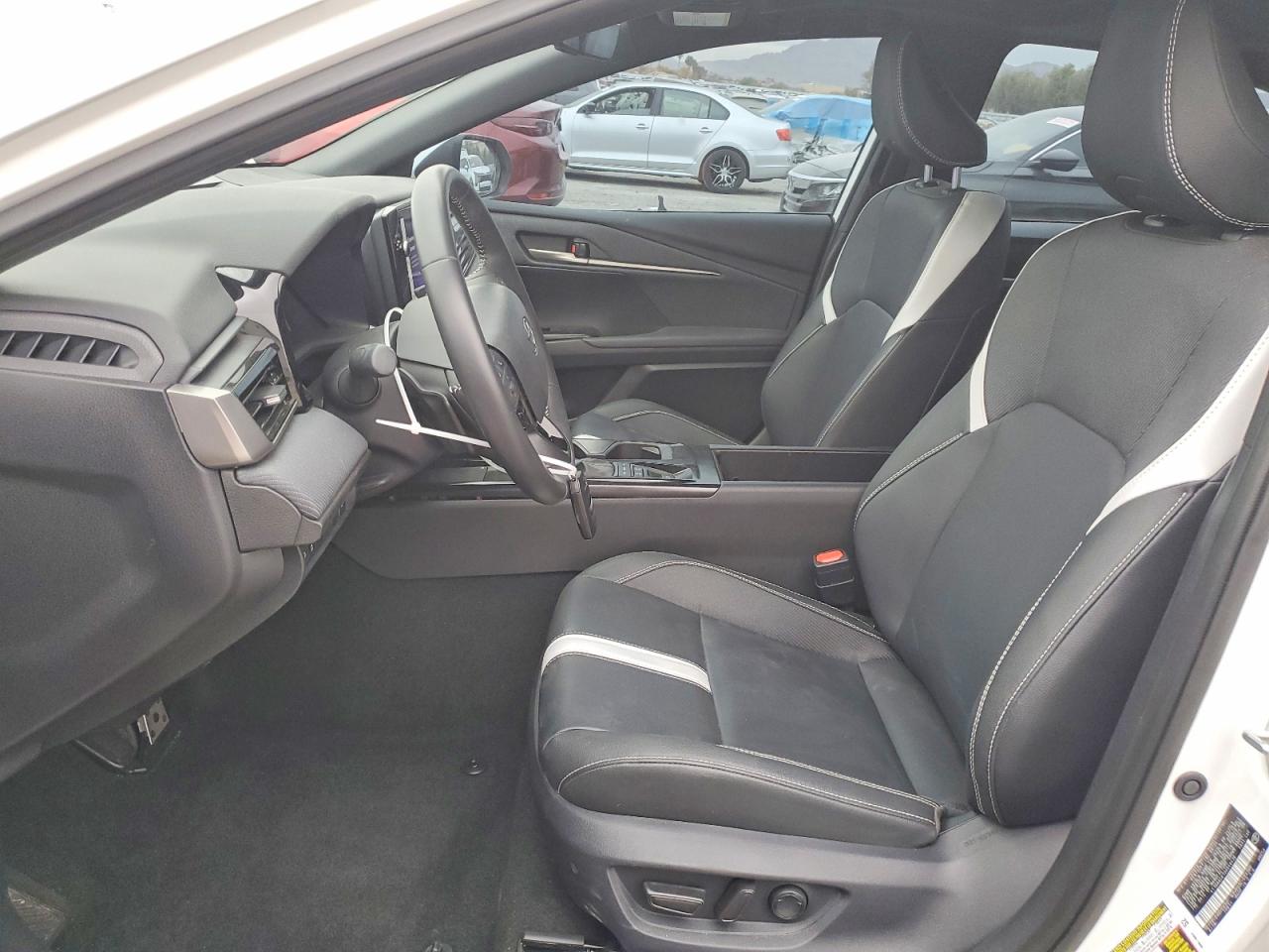 2025 TOYOTA CAMRY XSE photo 7