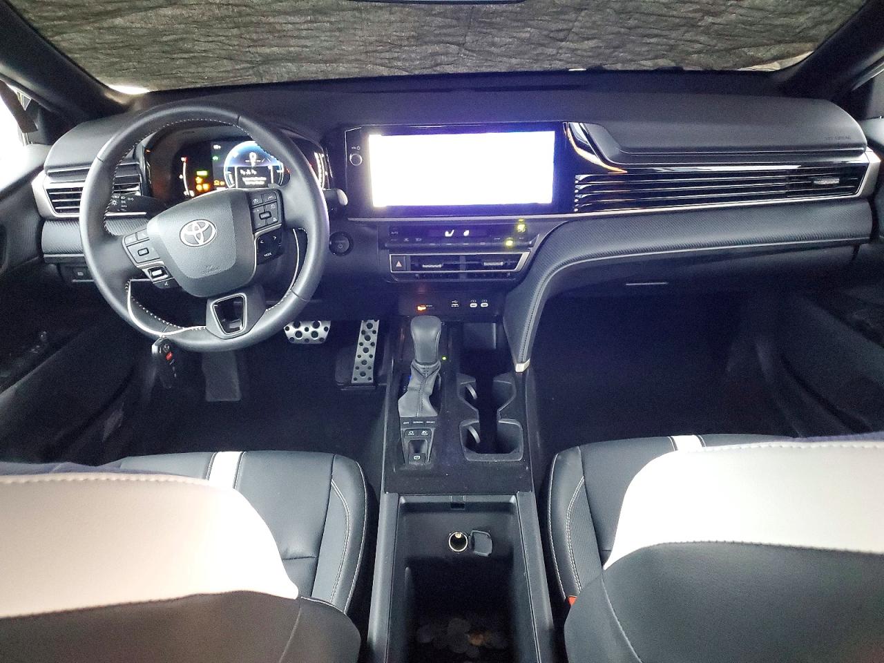 2025 TOYOTA CAMRY XSE photo 8