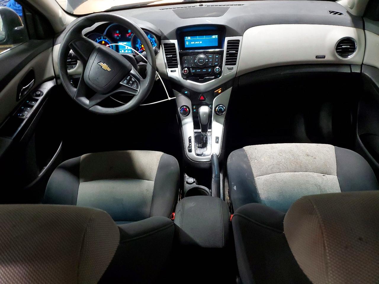 2016 CHEVROLET CRUZE LIMITED LS photo 8