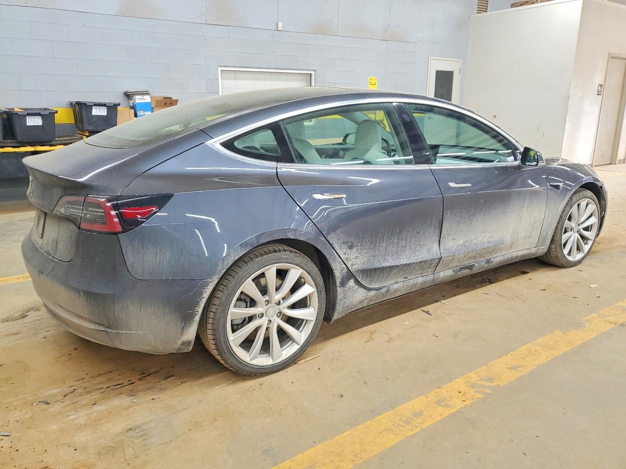 2019 TESLA MODEL 3 photo 3