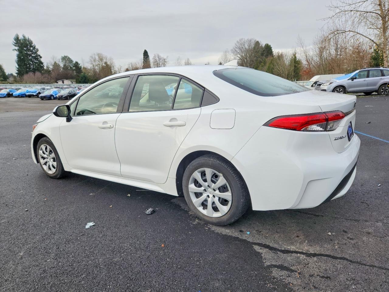 2021 TOYOTA COROLLA LE photo 2