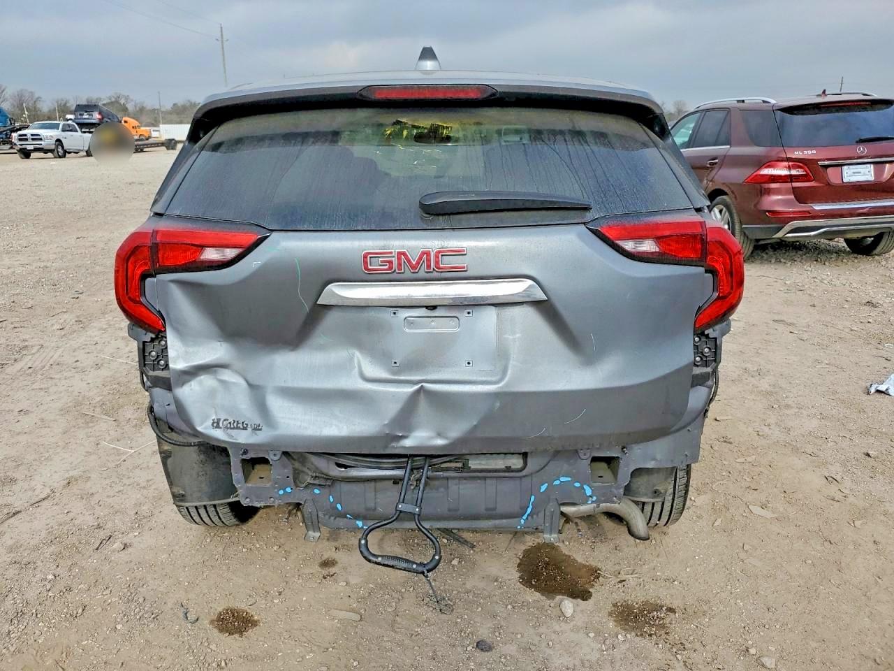 2018 GMC TERRAIN SLE photo 6