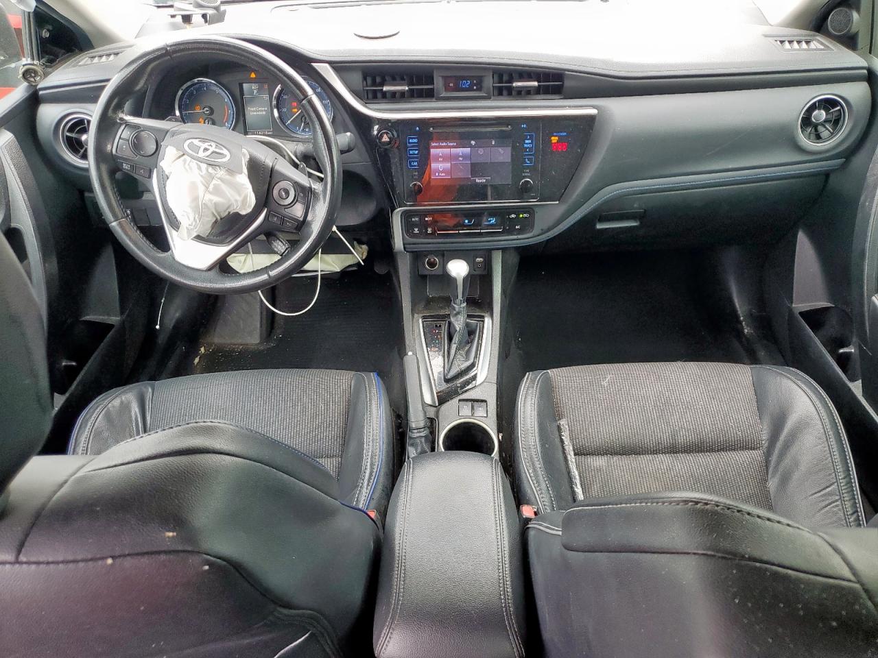 2019 TOYOTA COROLLA L photo 8
