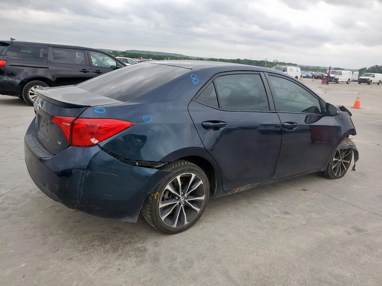 2019 TOYOTA COROLLA L photo 3