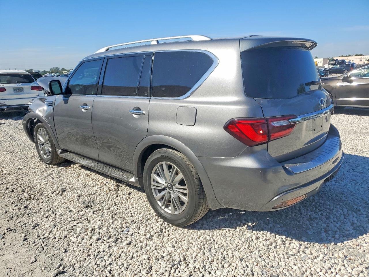 2019 INFINITI QX80 LUXE photo 2