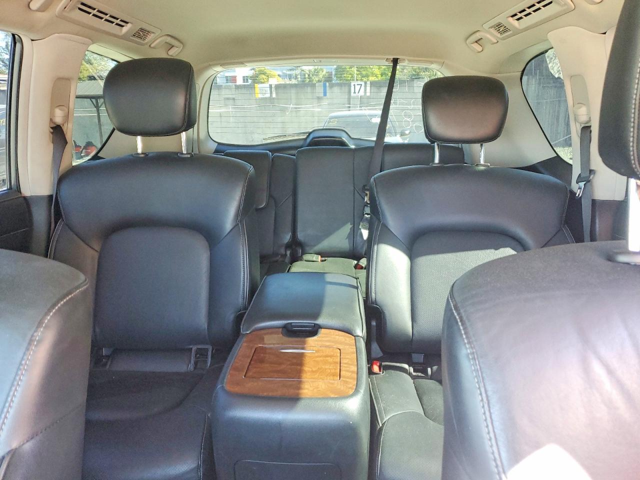2019 INFINITI QX80 LUXE photo 10