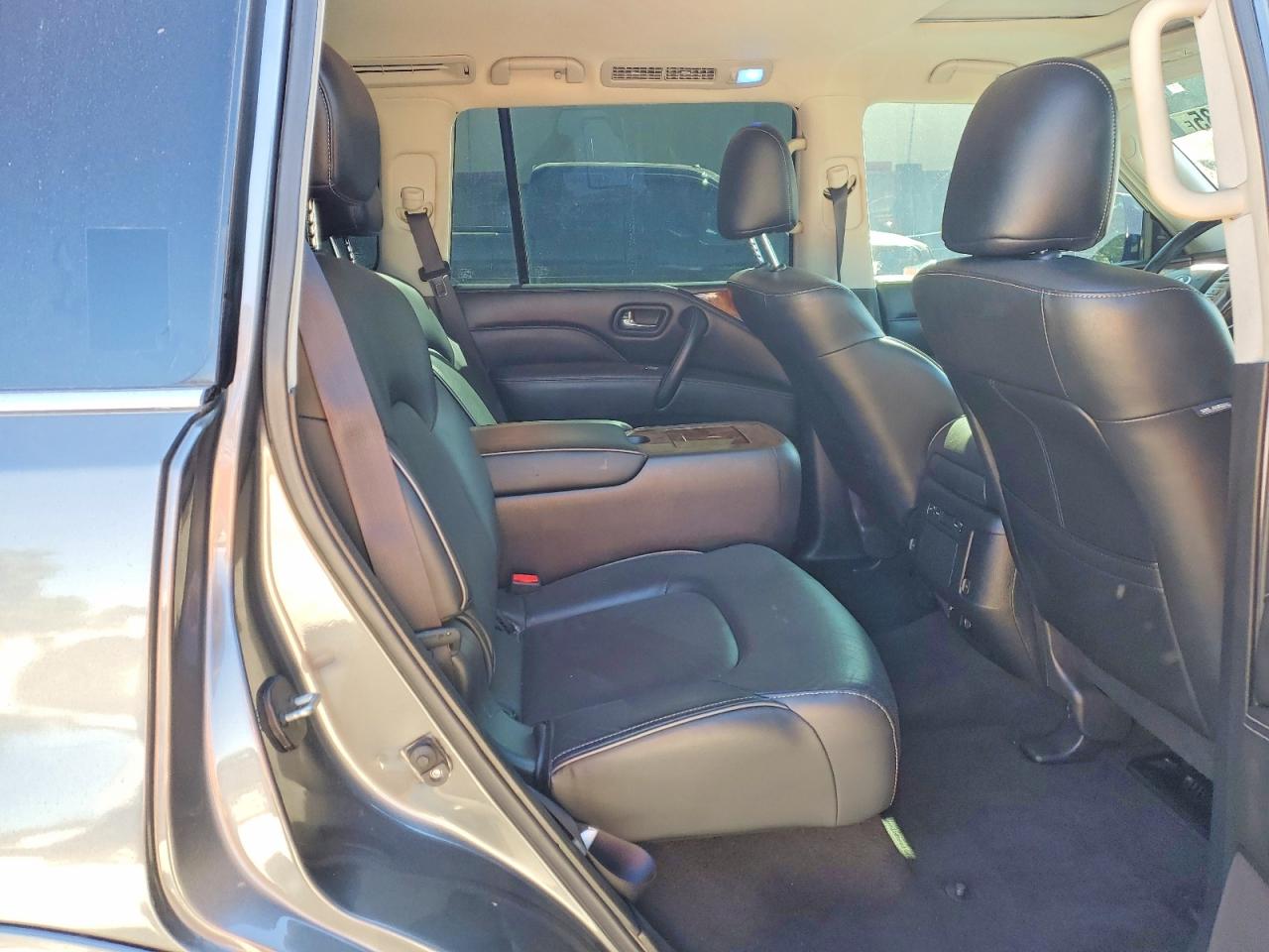 2019 INFINITI QX80 LUXE photo 11