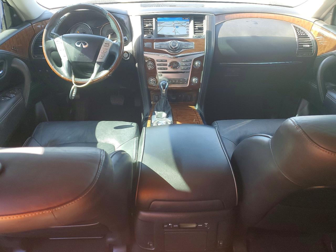 2019 INFINITI QX80 LUXE photo 8