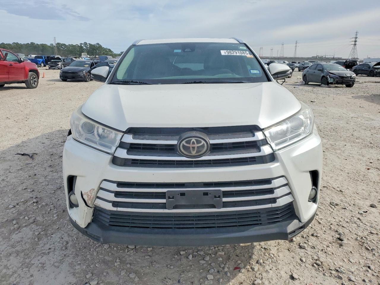 2017 TOYOTA HIGHLANDER XLE photo 5