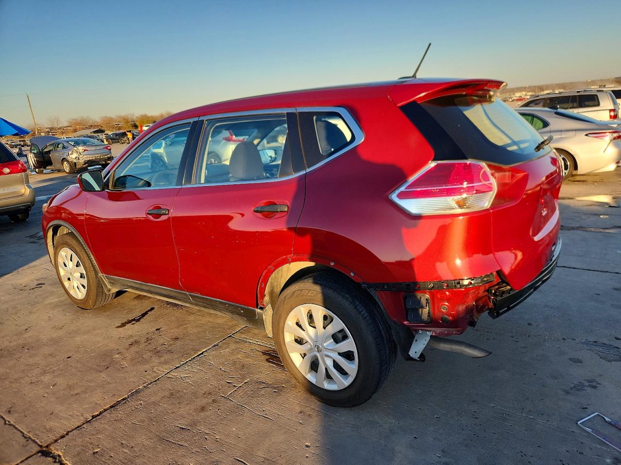 2016 NISSAN ROGUE S photo 2