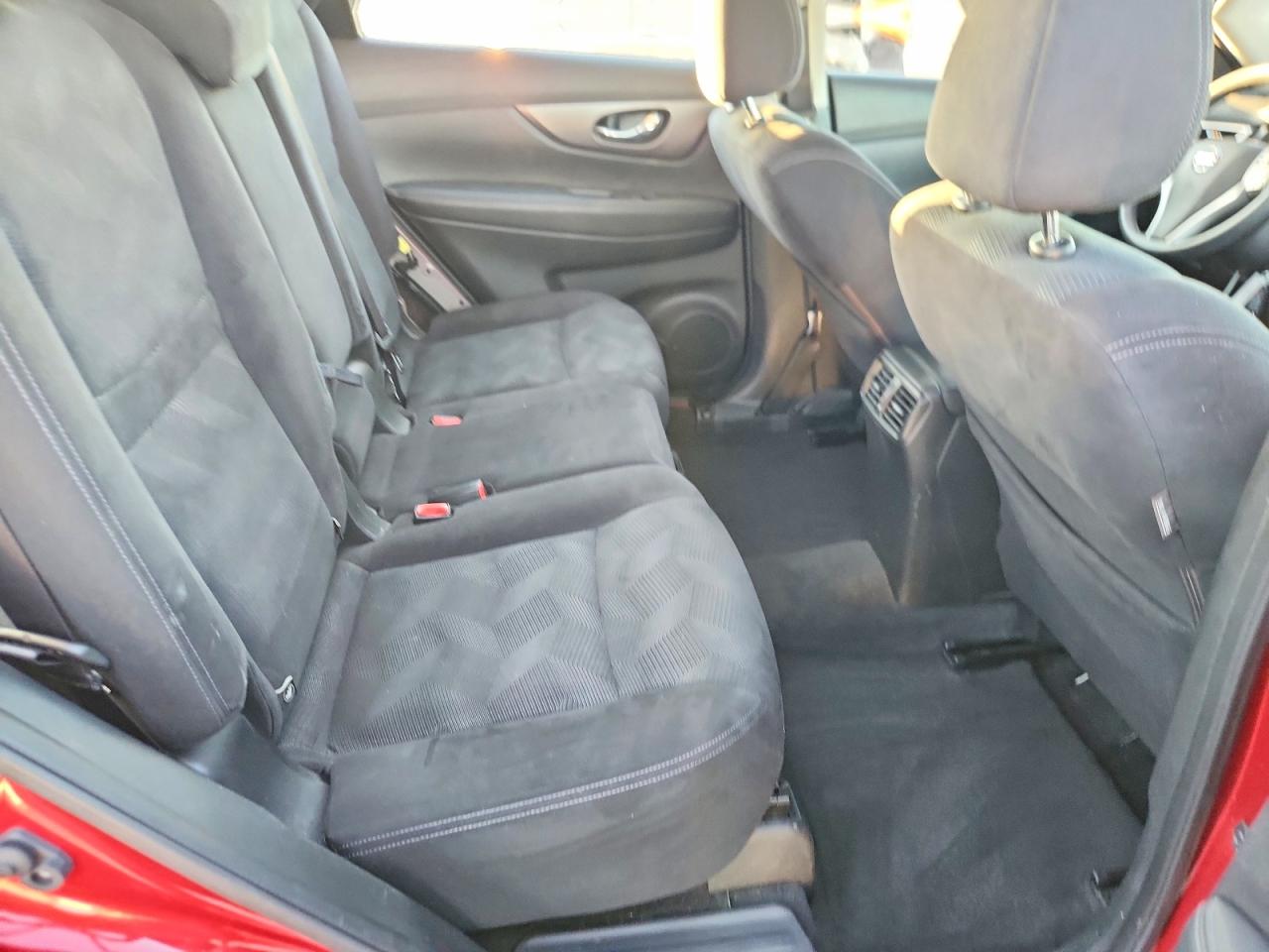 2016 NISSAN ROGUE S photo 10