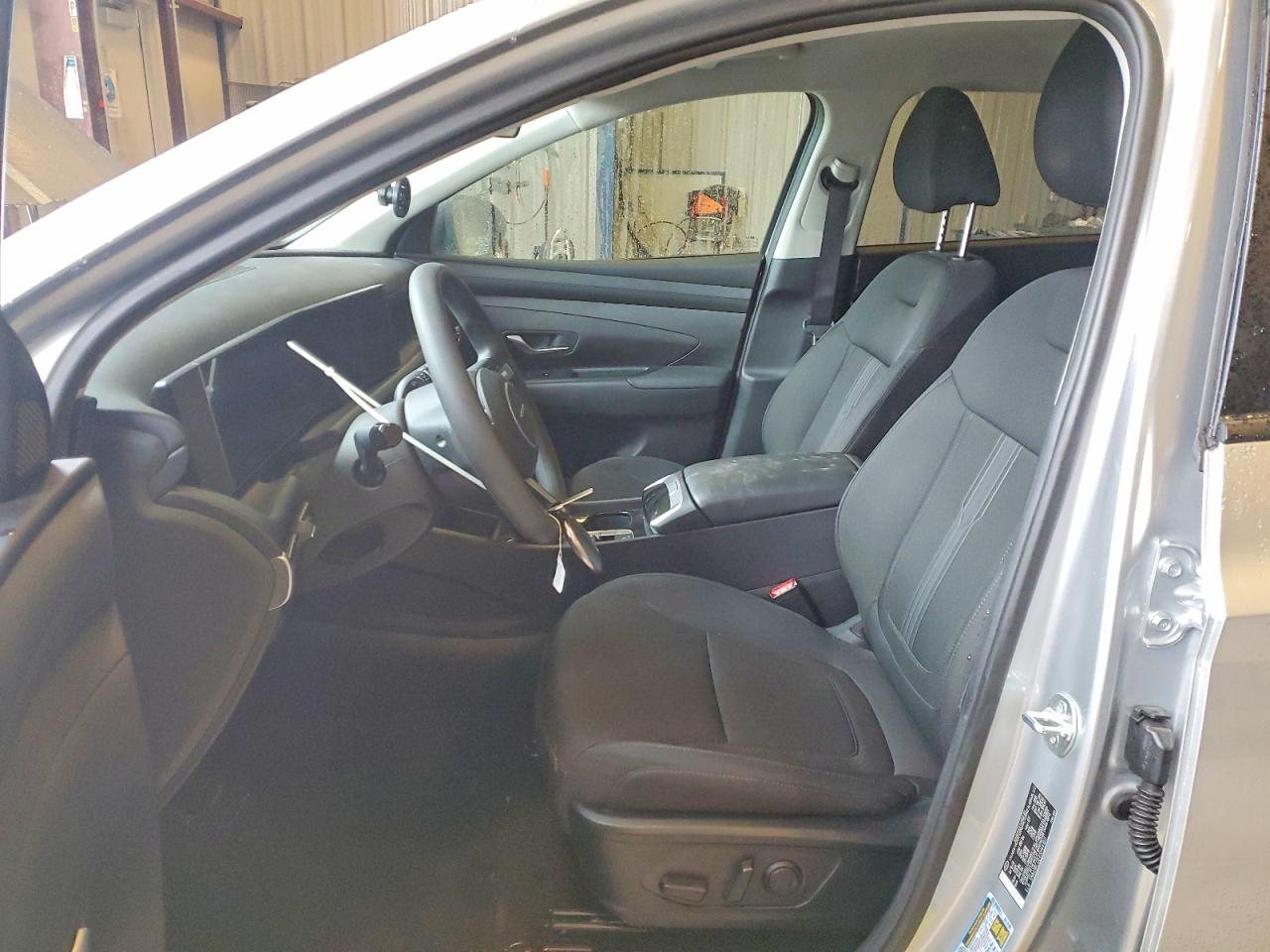 2025 HYUNDAI TUCSON SEL photo 13