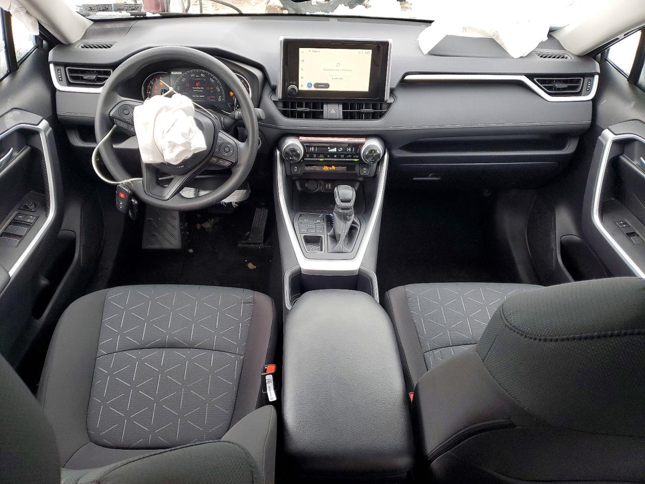 2025 TOYOTA RAV4 XLE photo 8