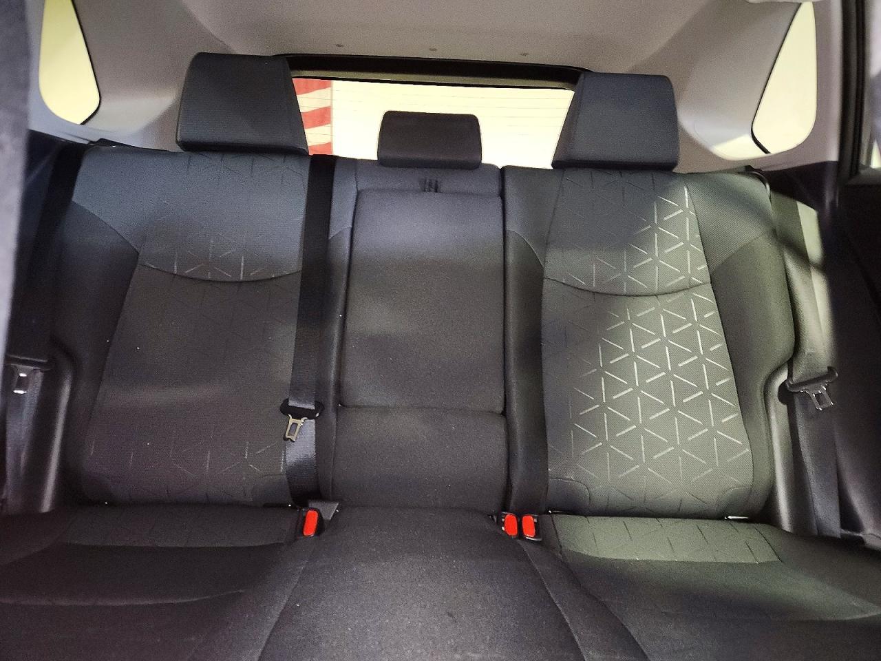2025 TOYOTA RAV4 XLE photo 10
