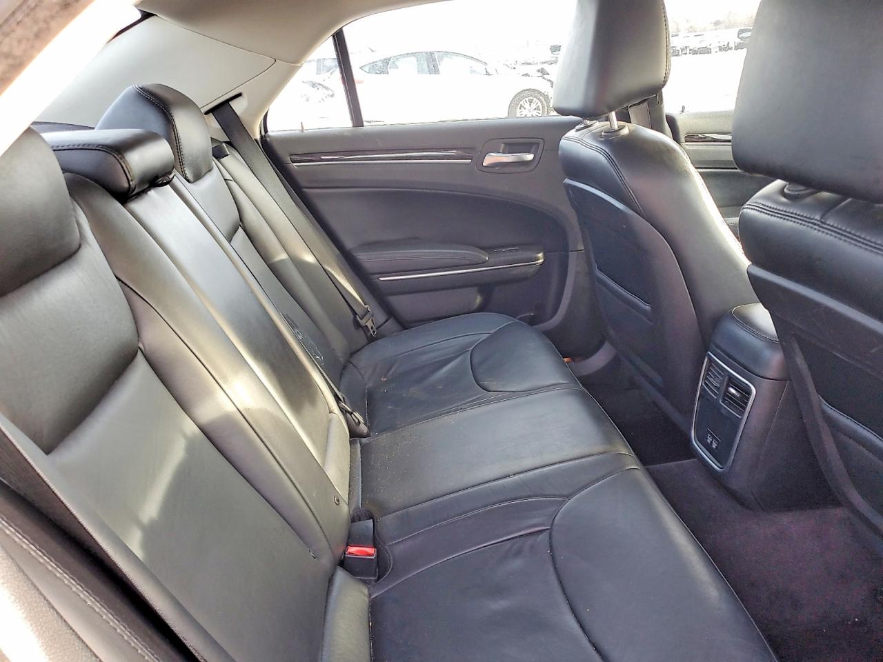 2016 CHRYSLER 300 LIMITED photo 10