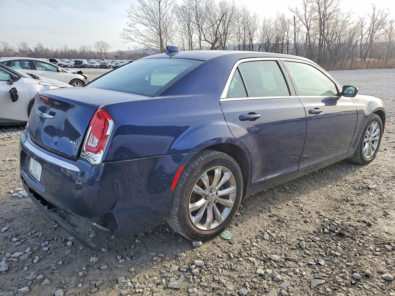 2016 CHRYSLER 300 LIMITED photo 3