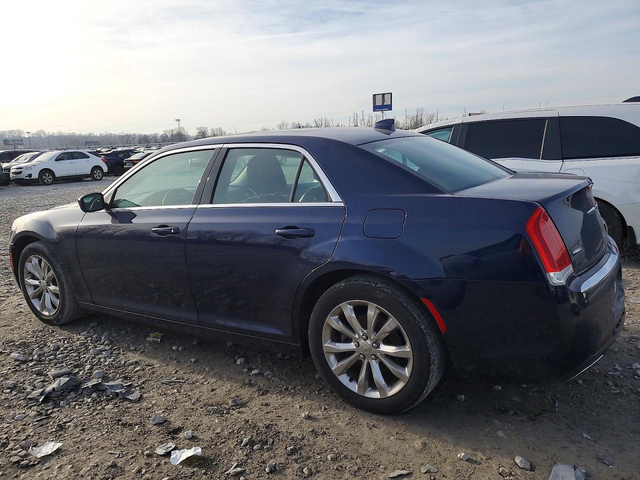 2016 CHRYSLER 300 LIMITED photo 2