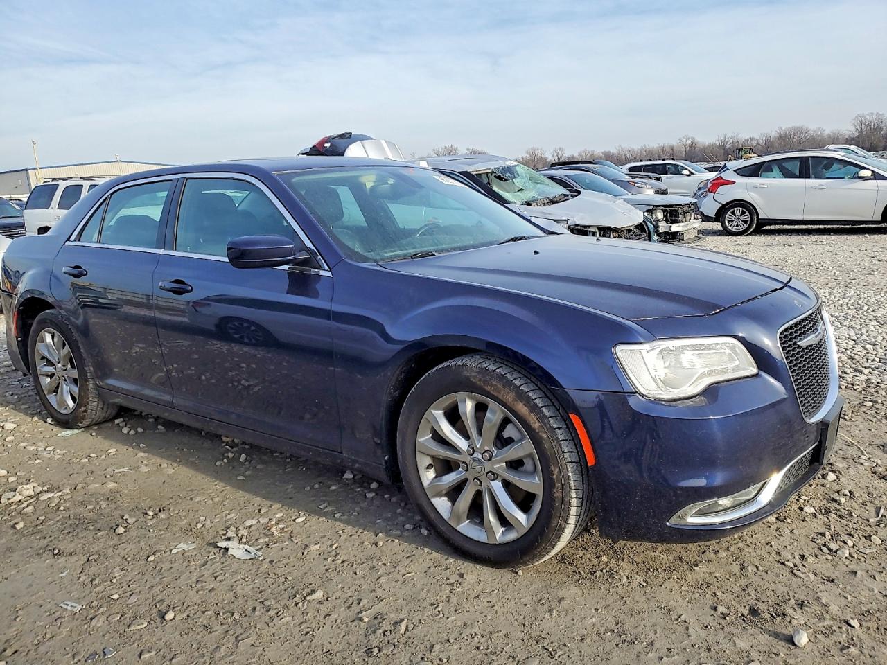 2016 CHRYSLER 300 LIMITED photo 4