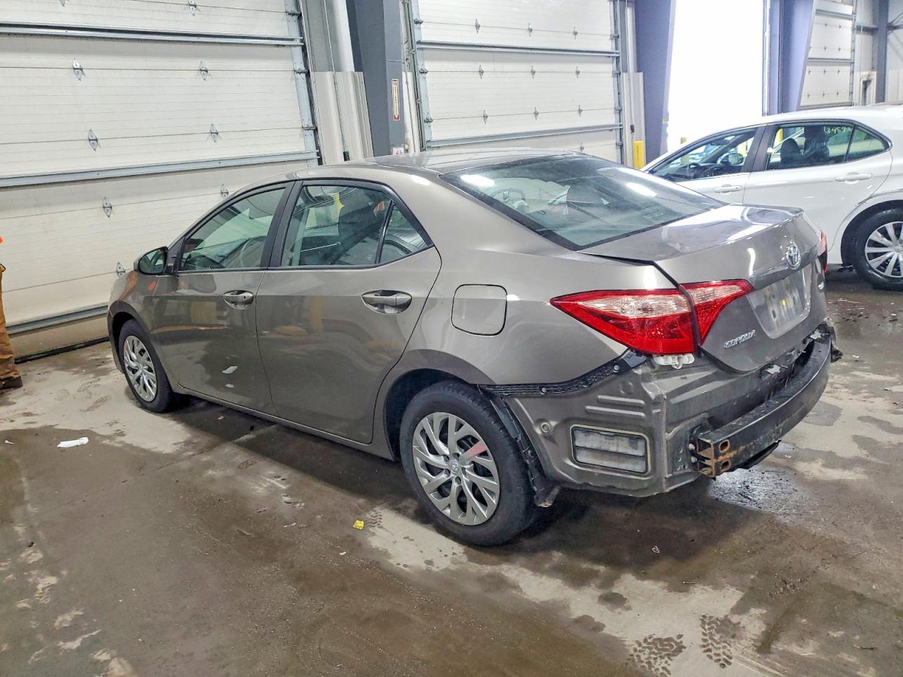 2019 TOYOTA COROLLA L photo 2
