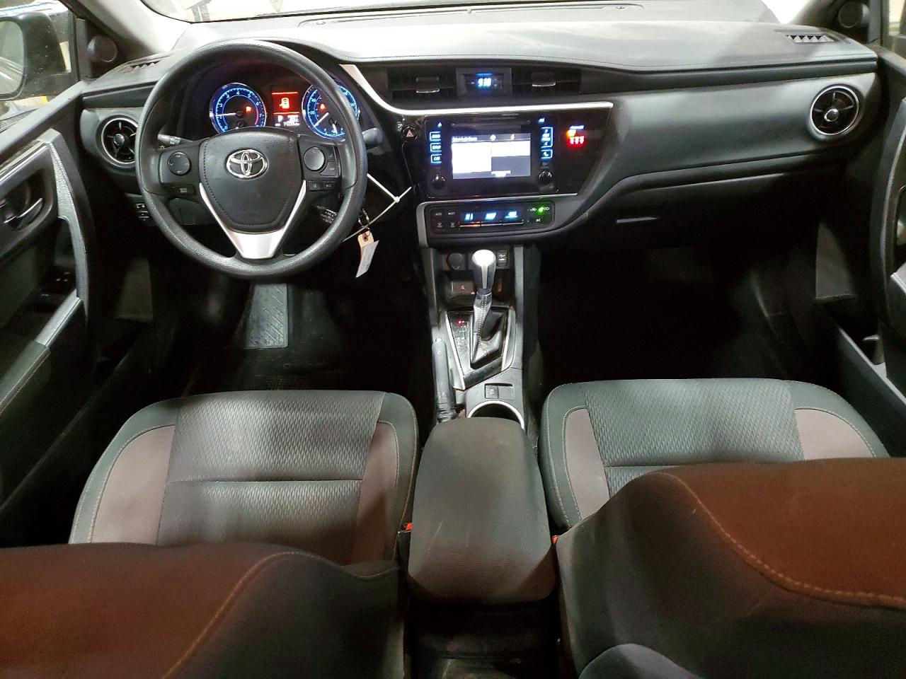 2019 TOYOTA COROLLA L photo 8