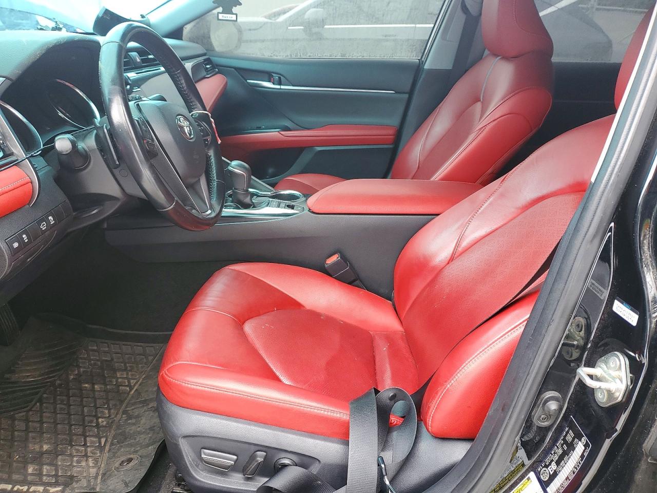 2019 TOYOTA CAMRY XSE photo 7