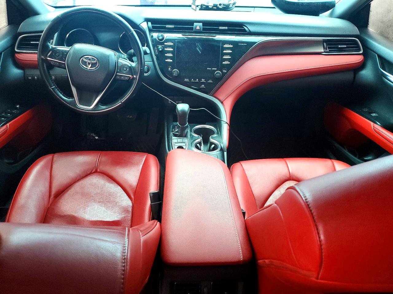 2019 TOYOTA CAMRY XSE photo 8