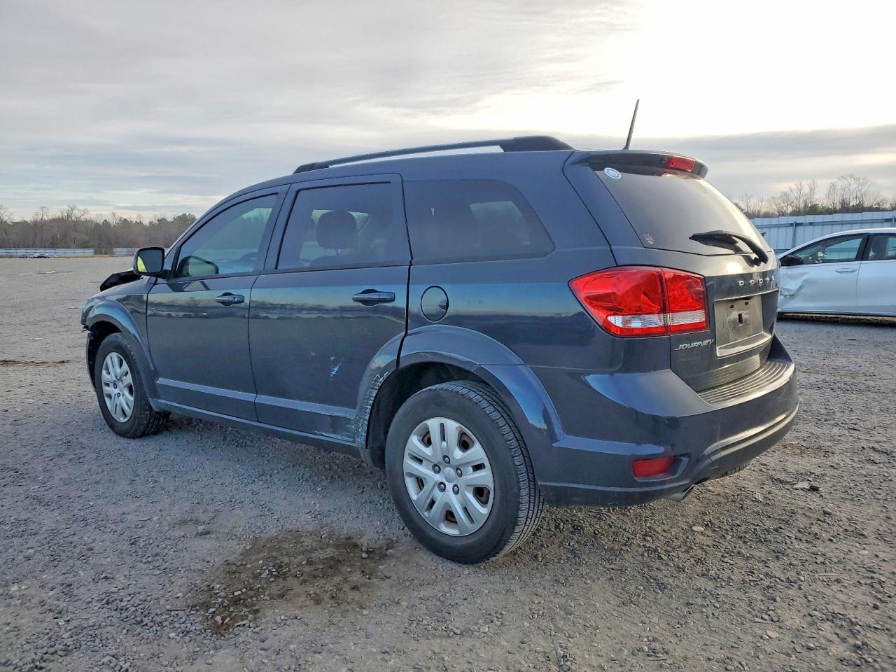 2018 DODGE JOURNEY SXT photo 2