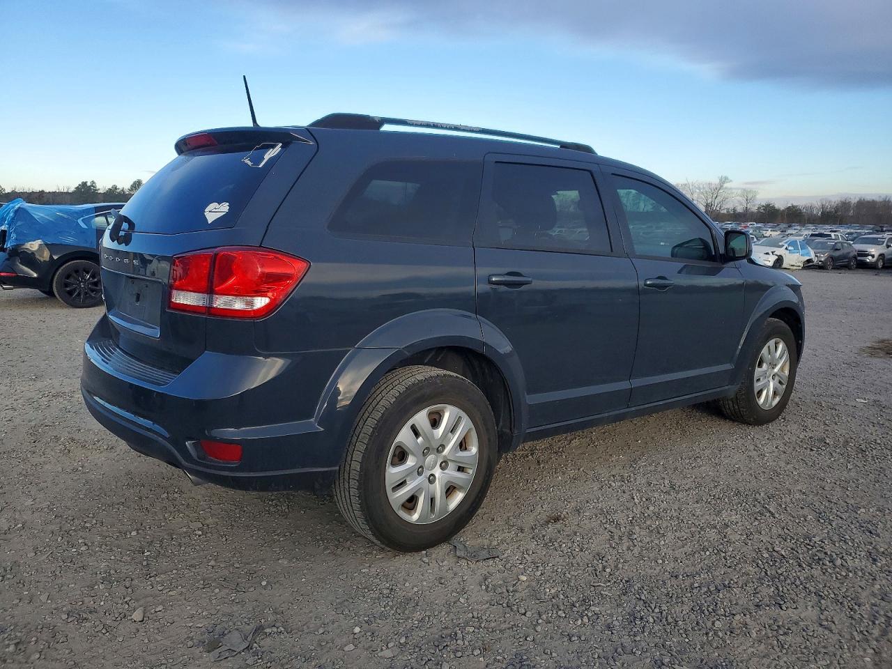 2018 DODGE JOURNEY SXT photo 3