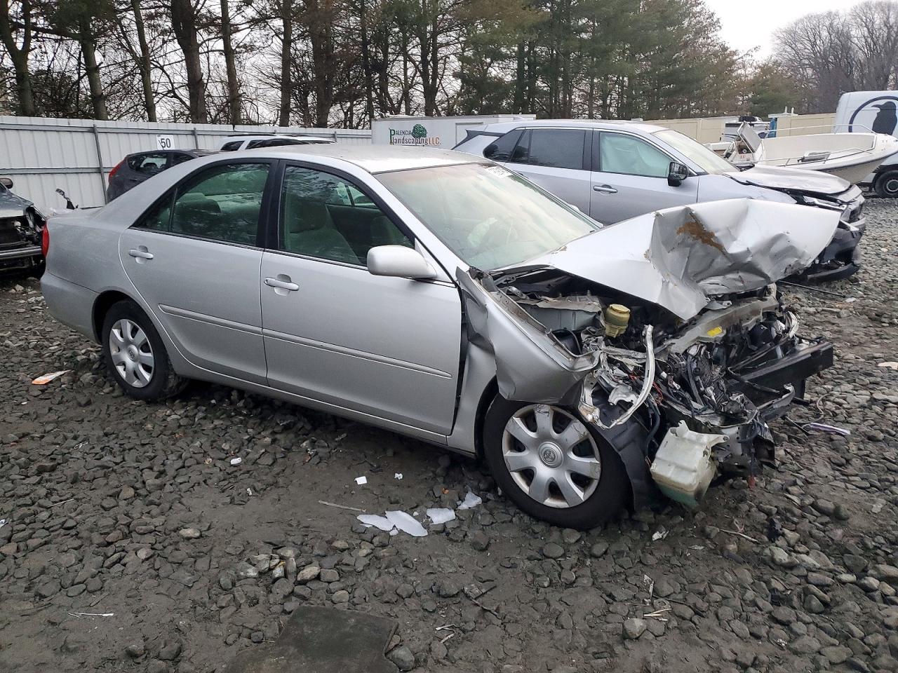 2004 TOYOTA CAMRY LE photo 4
