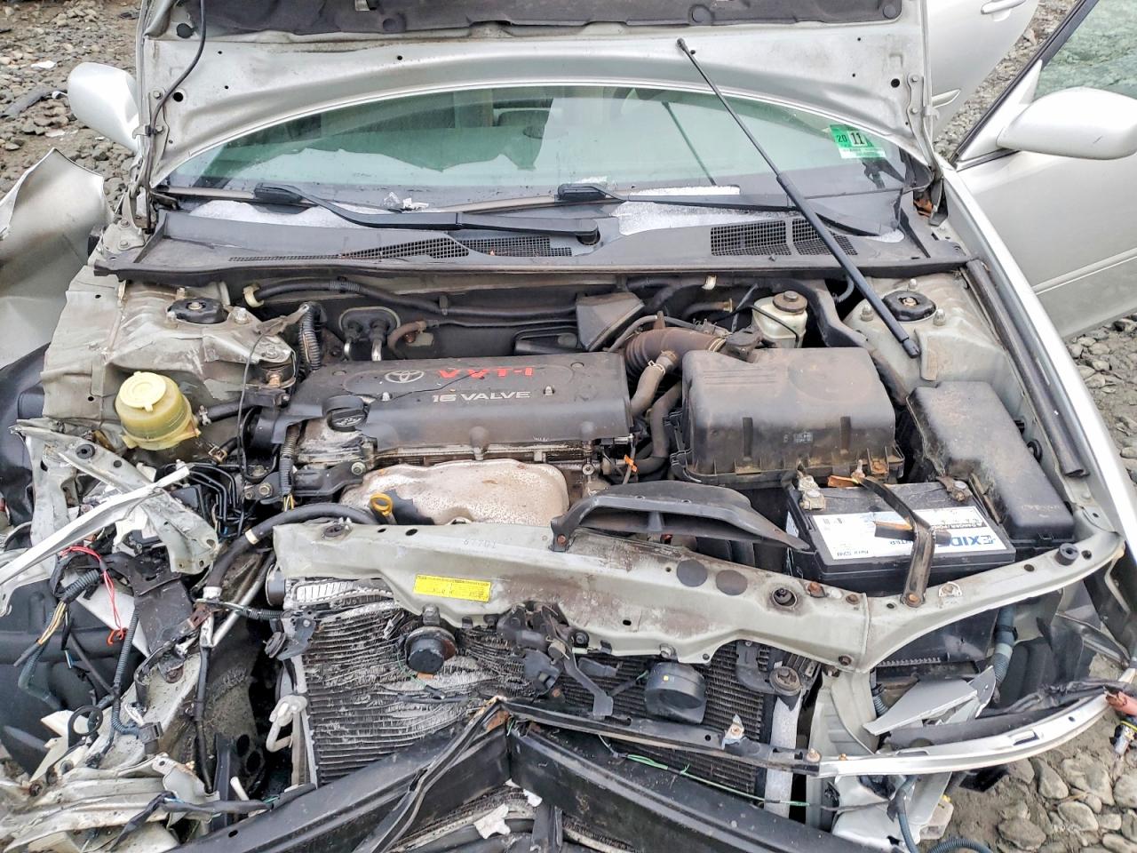 2004 TOYOTA CAMRY LE photo 11