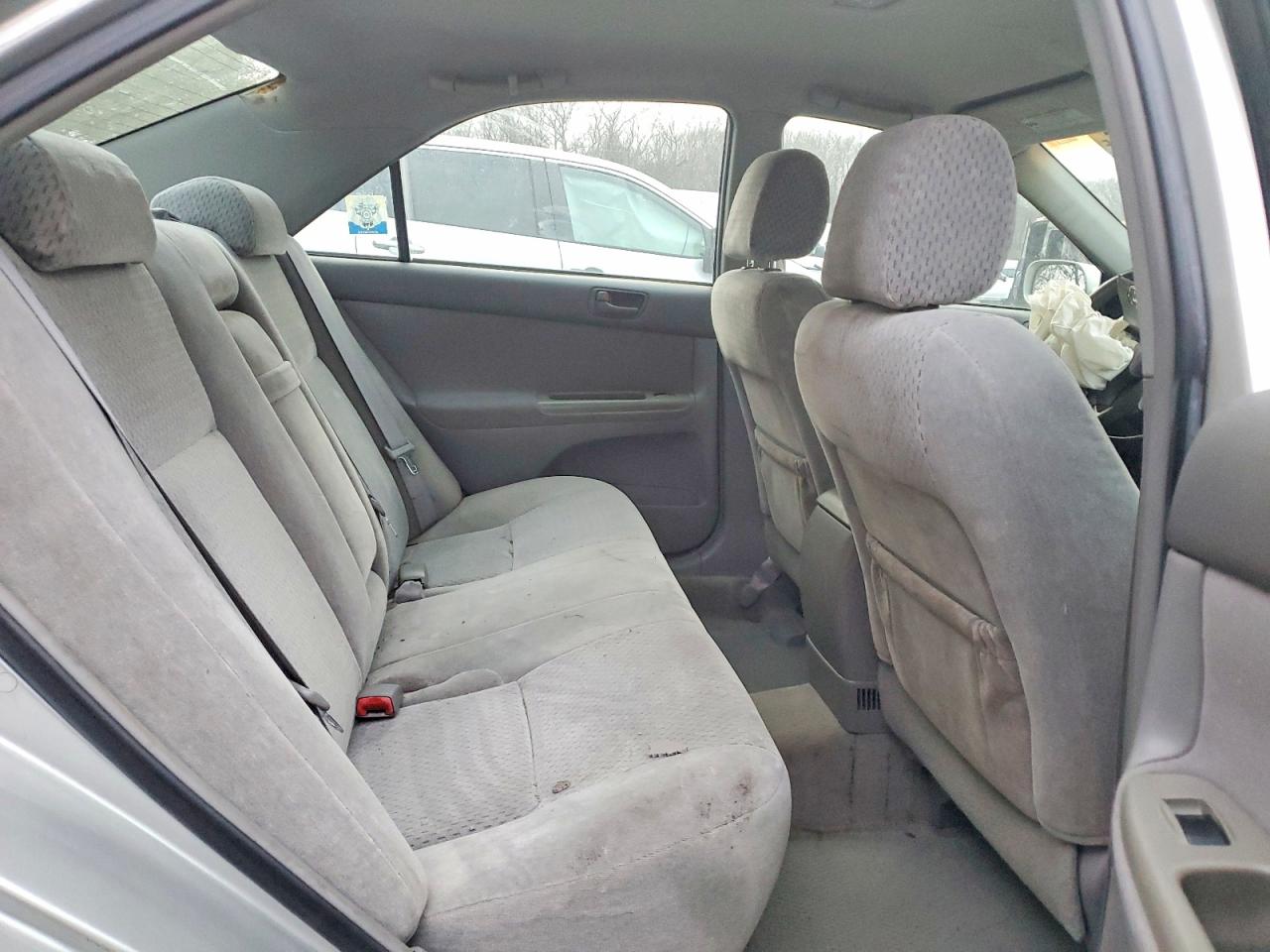 2004 TOYOTA CAMRY LE photo 10
