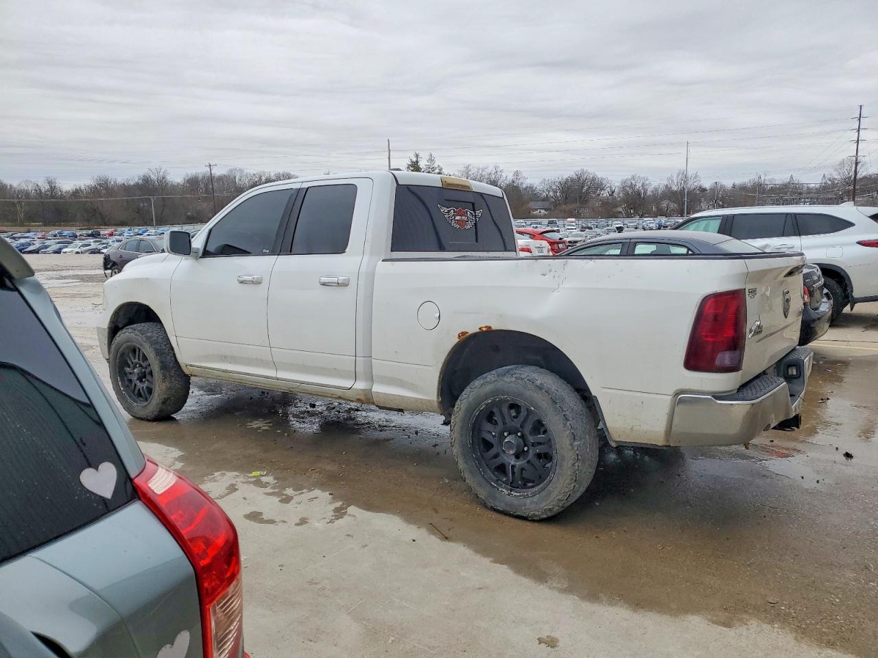2013 RAM 1500 SLT photo 2